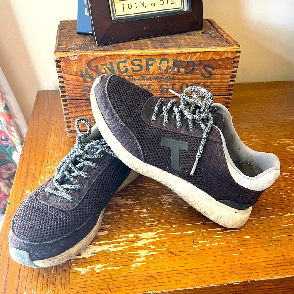 Tom’s Arroyo black canvas/mesh W6.5